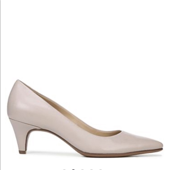 naturalizer beverly pump
